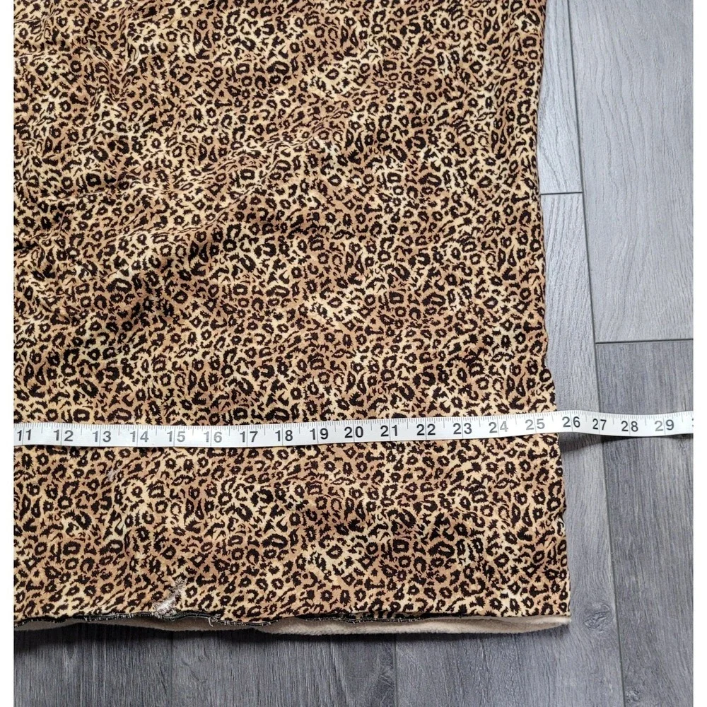 Leopard Print Throw Blanket Approximately 50 x 38 inches